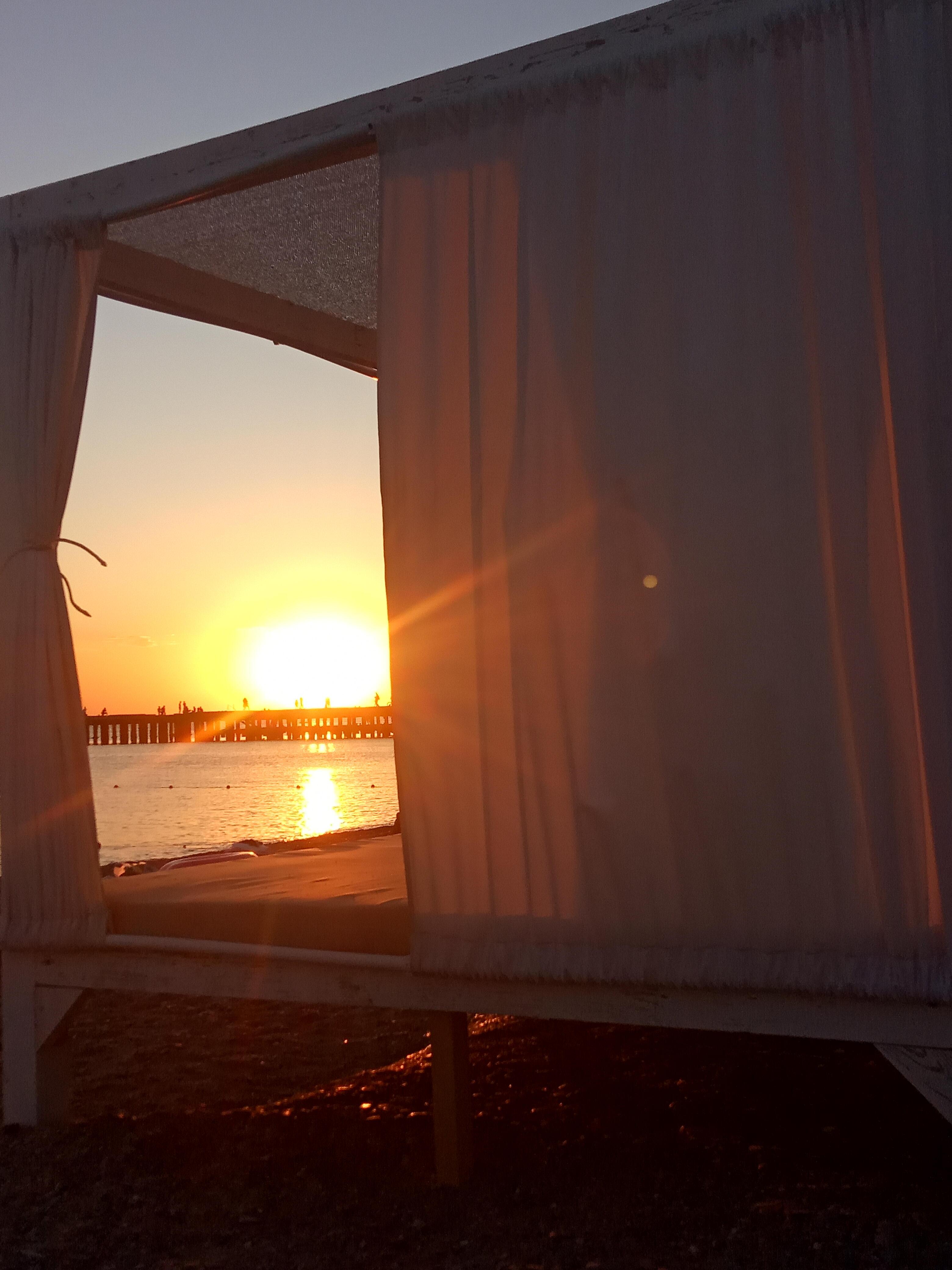 Солнце в бунгало —