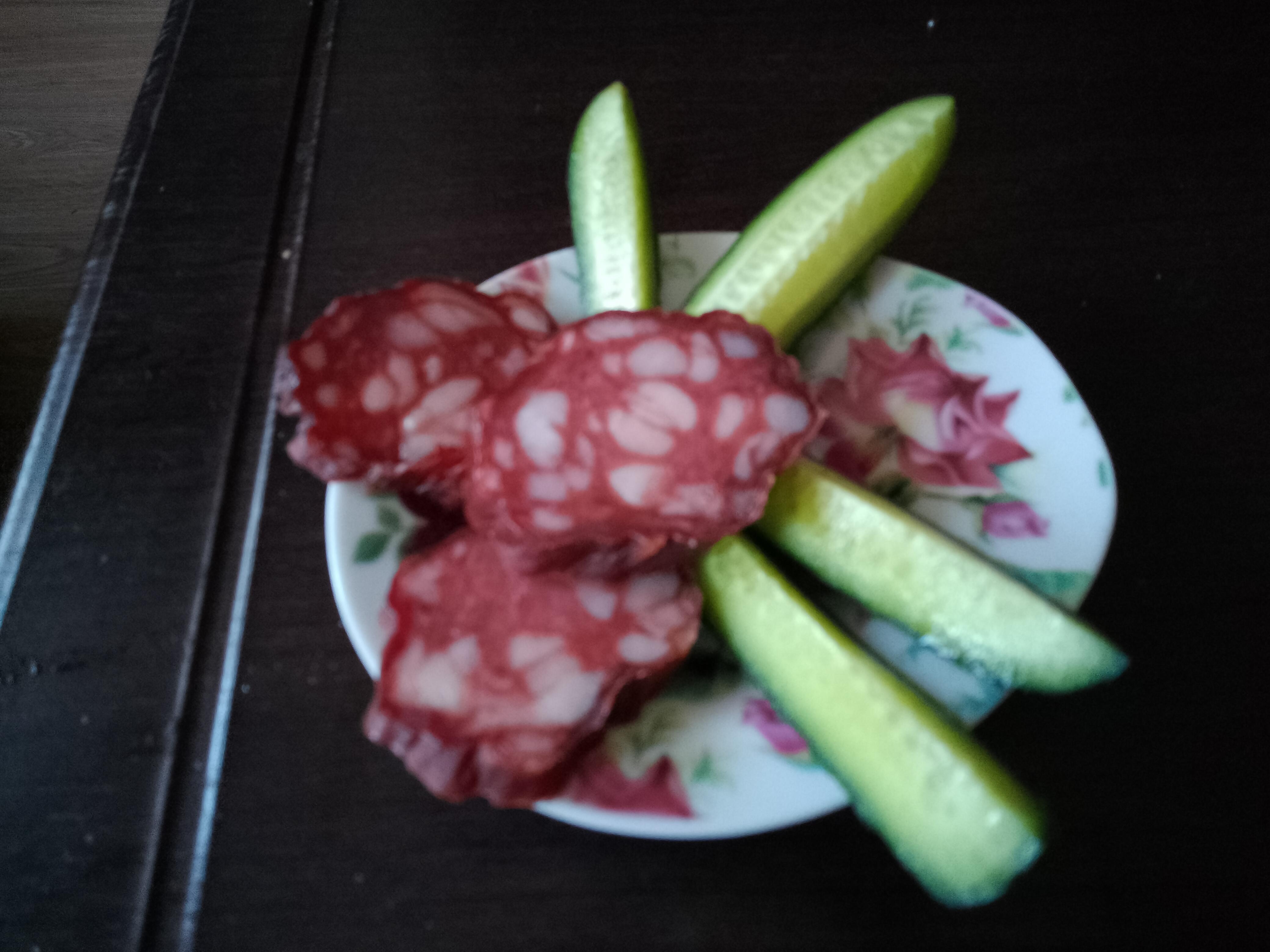 Кому огурчики?