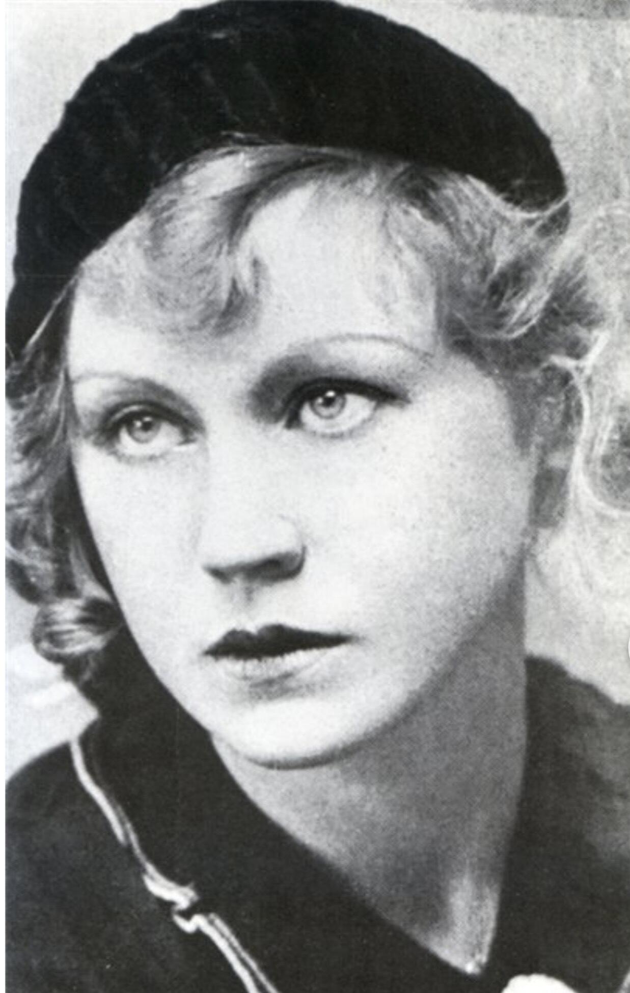 Ирина Одоевцева - обыкновенная тусовщица или забытый талант?