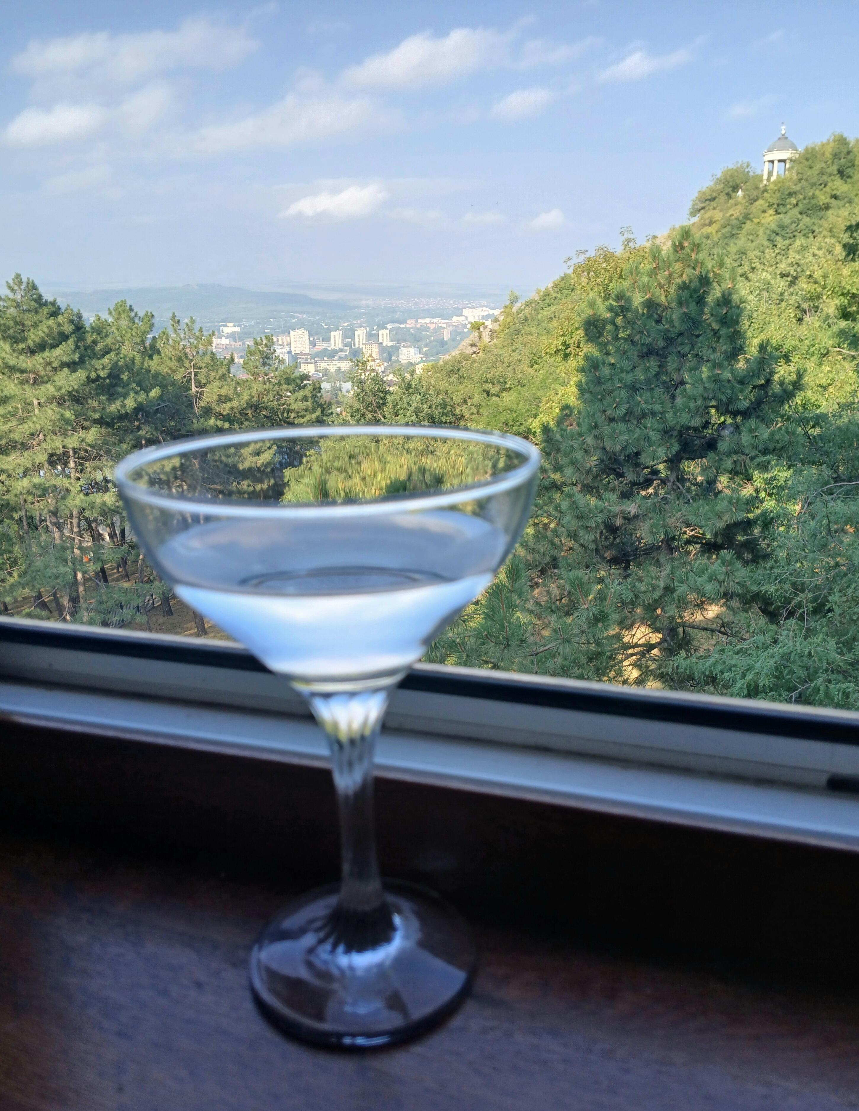 В белом с утра пораньше