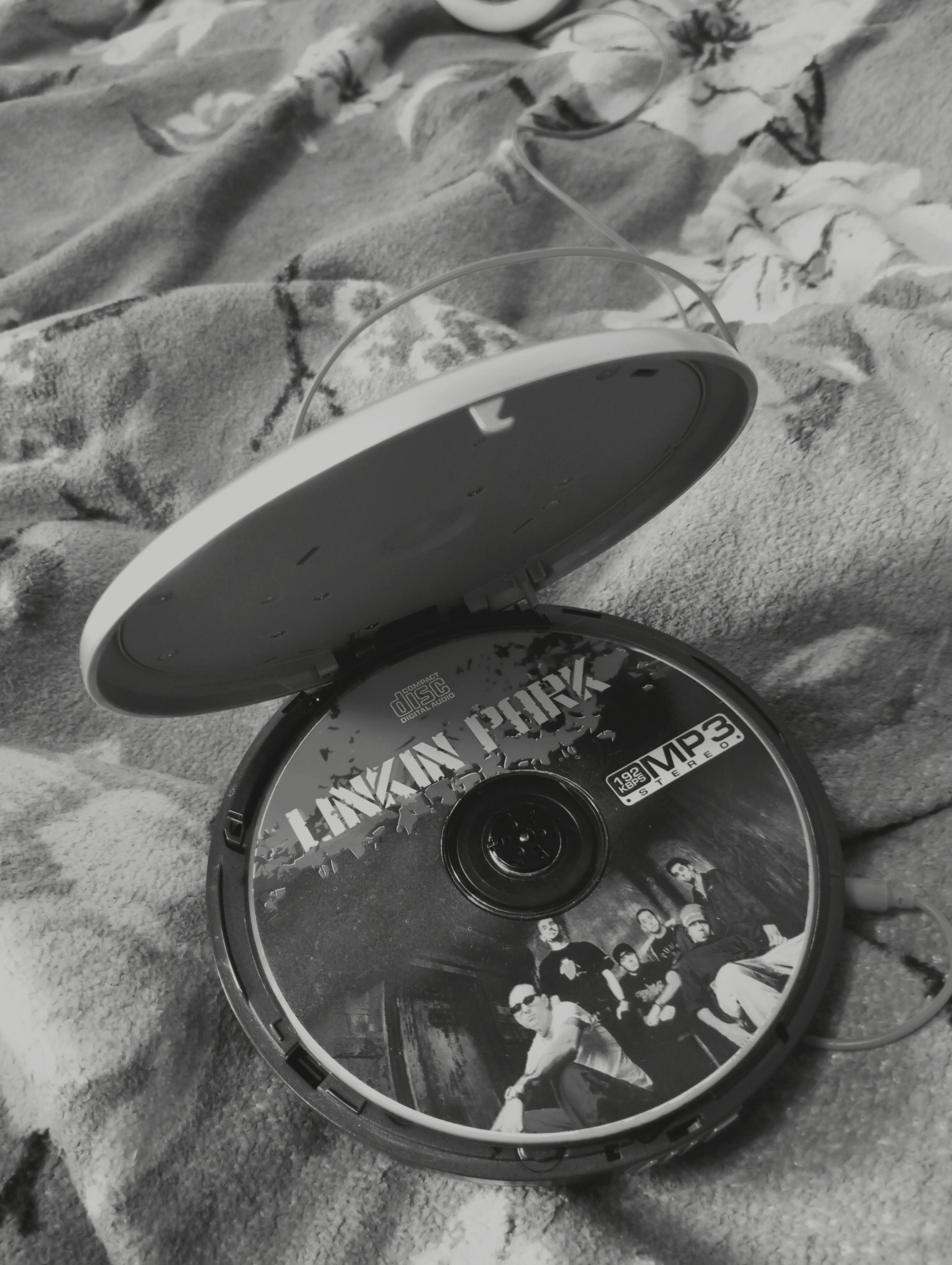 Ностальгируете))? Каким образом))?