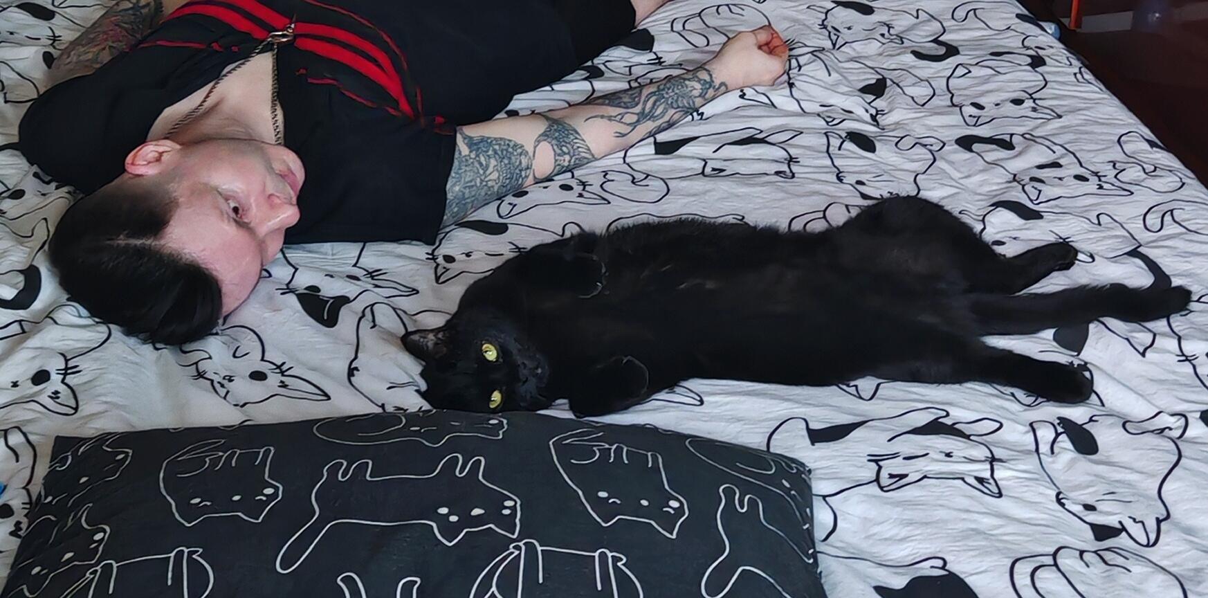 Молчи, грусть, молчи...