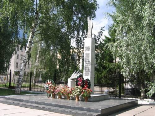 Ночка к концу, да беда кружит около...