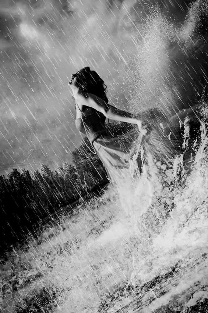 Так сильно болит...где - то внутри...