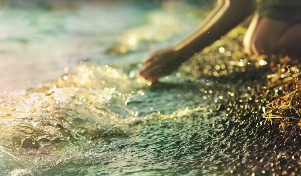 Ловлю я волны моря.