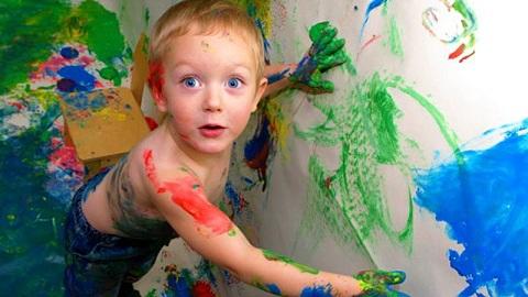 Решил я разукрасить стену