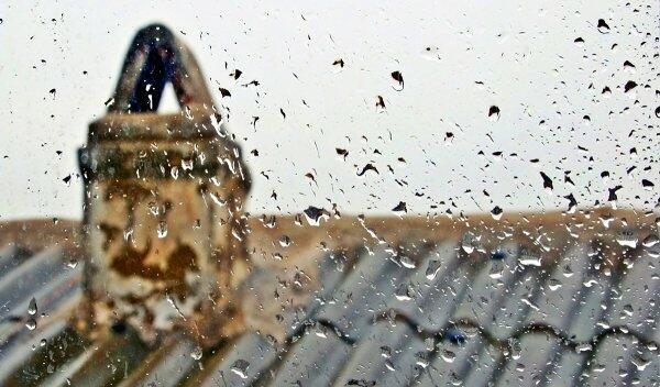 Дождь по крыше стучит...