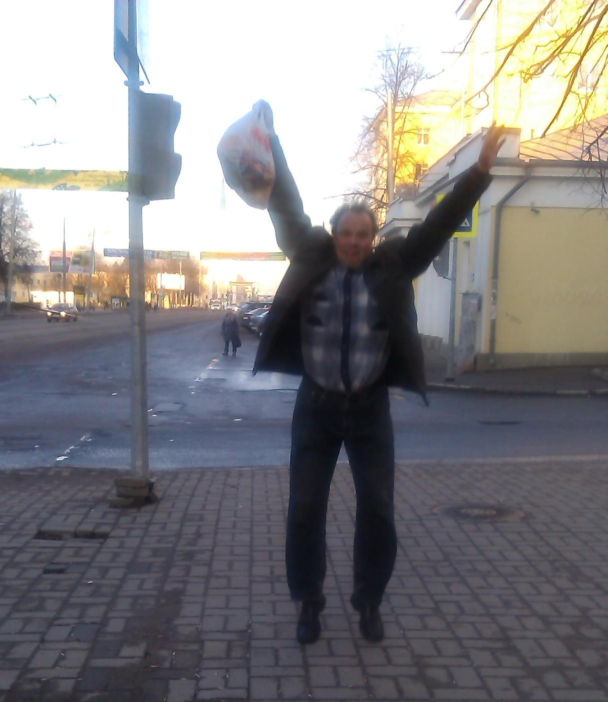 Что это роится, в самом деле...