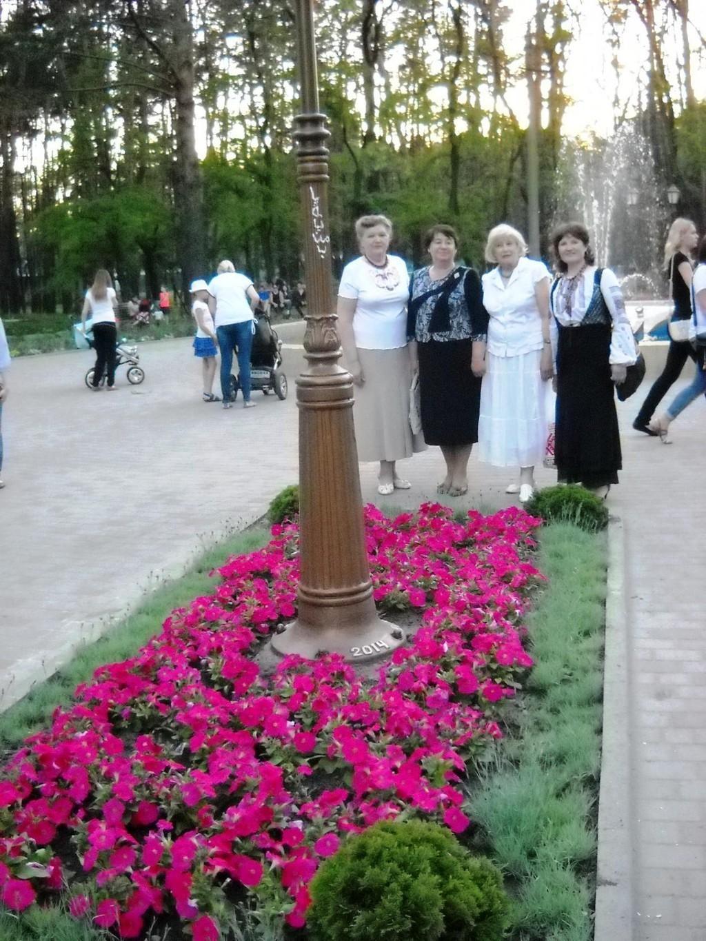 ПОДРУГАМ, КОМУ ЗА...