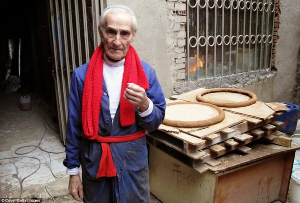 ОН СТРОИТ СВОЙ СОБОР