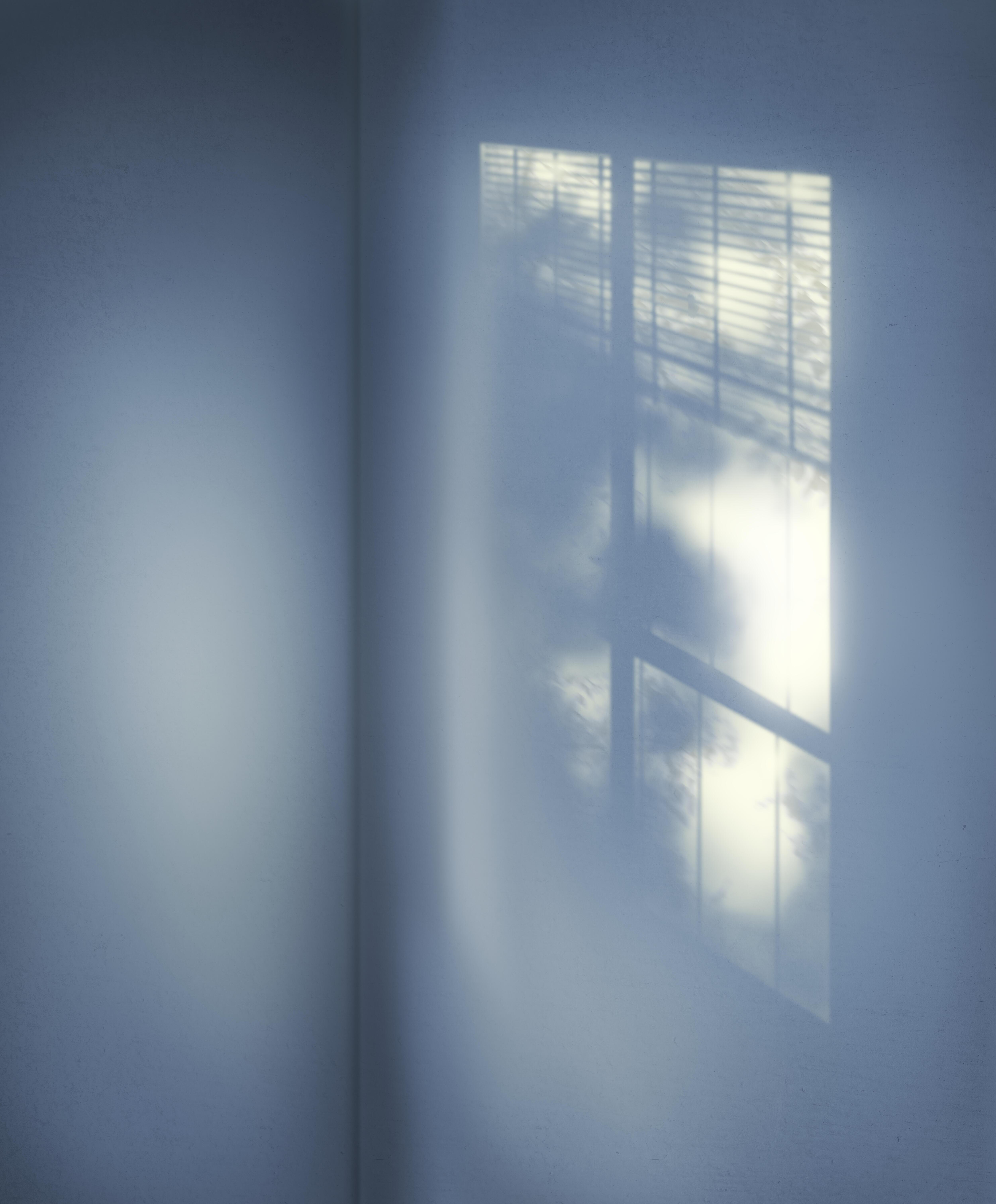 А снег, как белая бумага