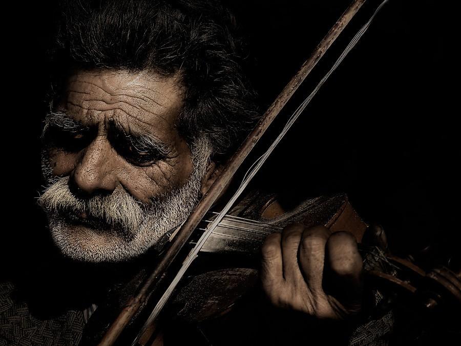 В порыве безудержного желанья...