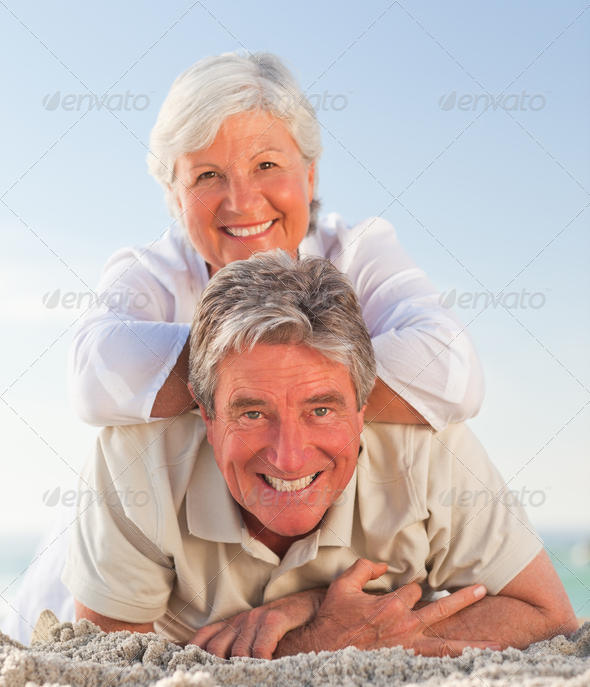 Старый конь борозды не портит!..