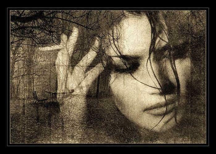 ЖЕНЩИНА ПЛАЧЕТ