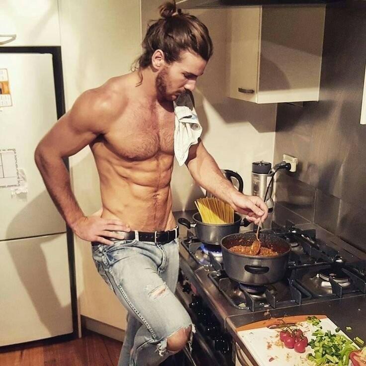 Должен ли мужчина уметь готовить?