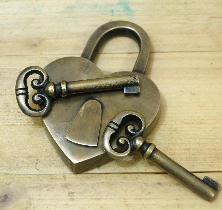 Далёко-далёко за морем