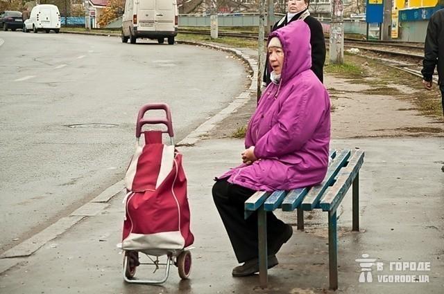 НОГИ В РУКИ