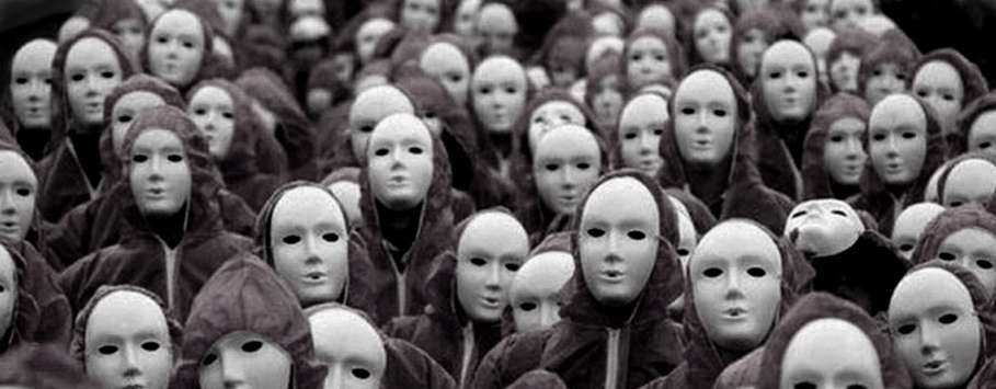 Хладна душа моя к толпы рукоплесканьям... (А.Ладыгин)