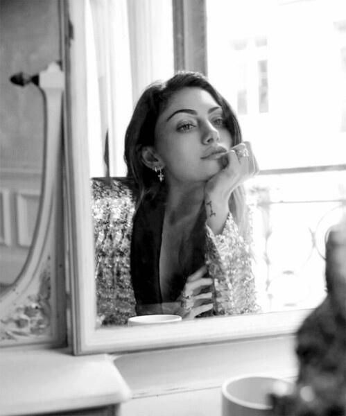 "В зеркальном отражении..." (29.10.2021)