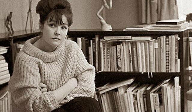 ДА НЕ УСЛЫШИШЬ ТЫ ...! / посвящается Белле Ахмадулиной!/