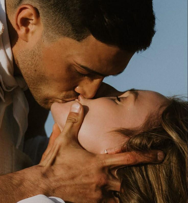 Первый поцелуй