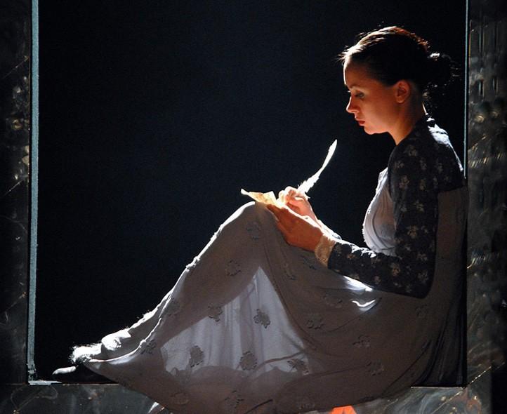 Душой тебе не напишу я больше о любви...