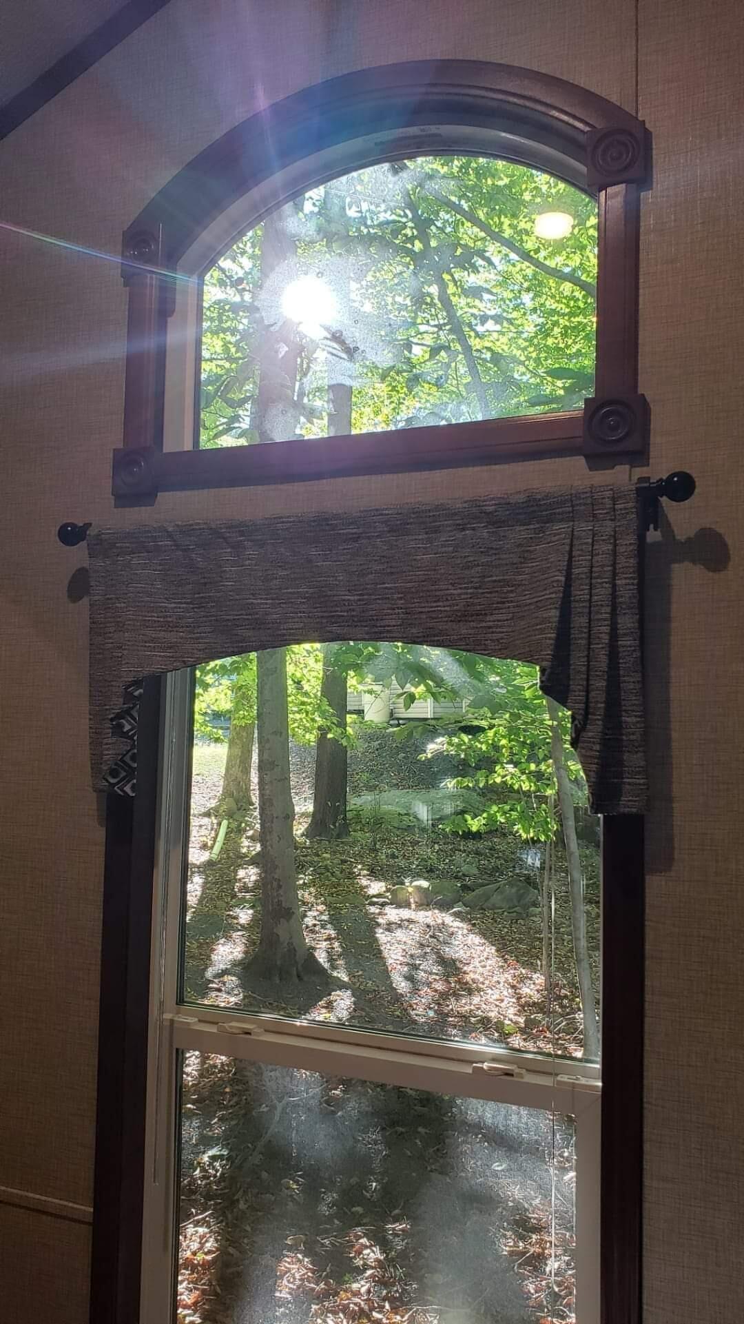 Окно с аркой