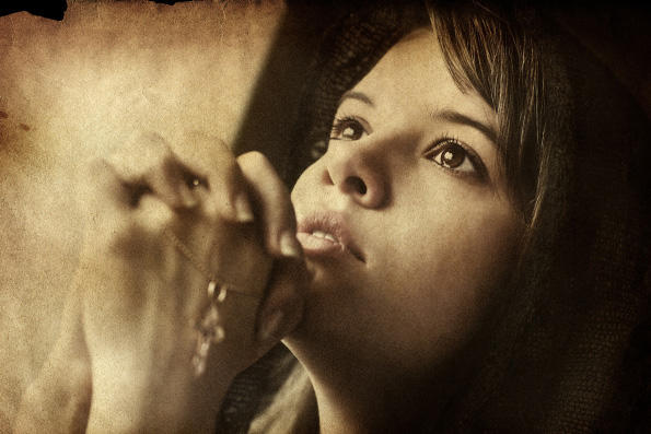 Я к иконе сейчас уповаю