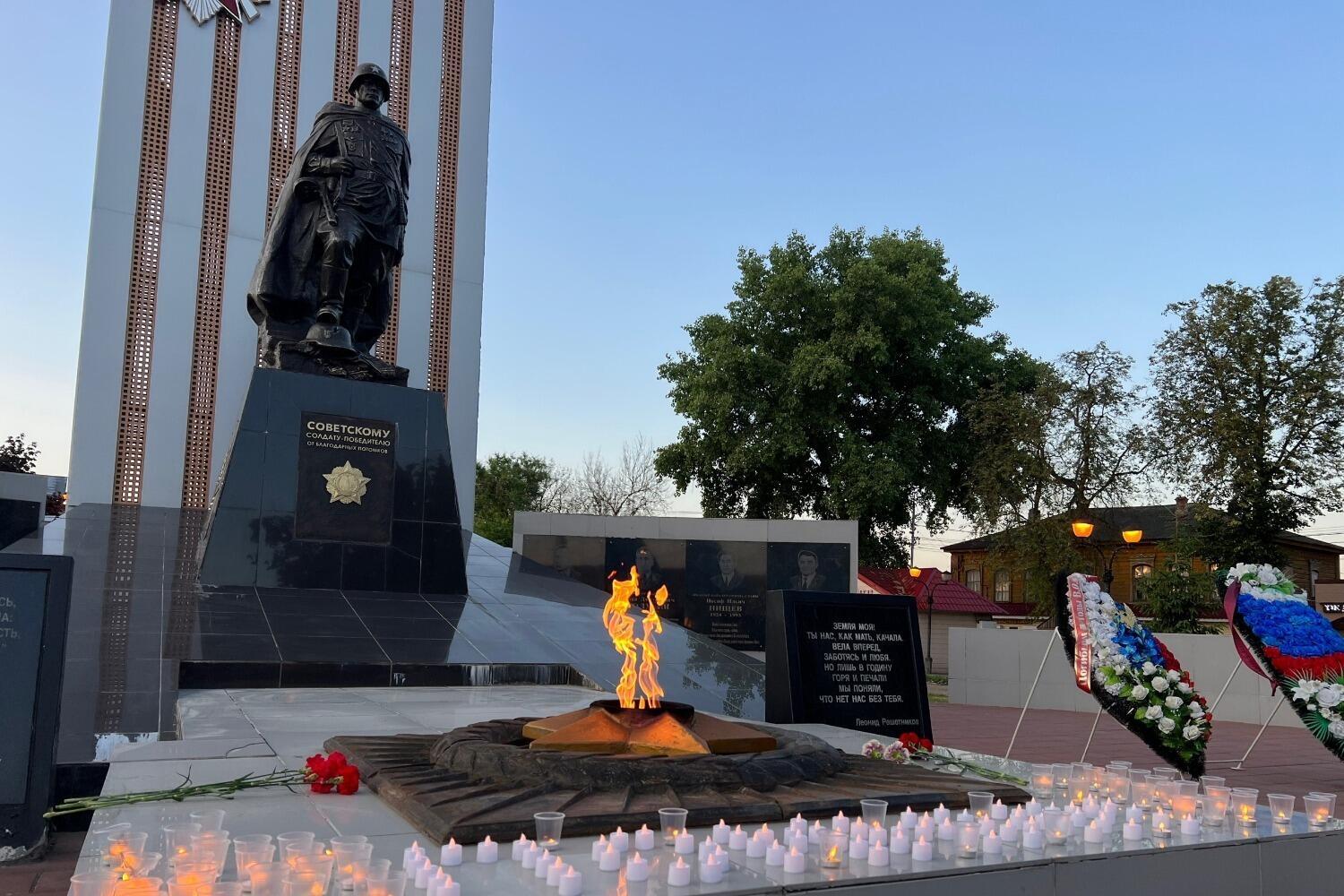 Ответ поэту - борис рябов - ПЕРЕД КАМИНОМ ВОЙНЫ