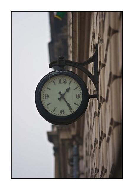 За стеклом, за прозрачным стеклом...