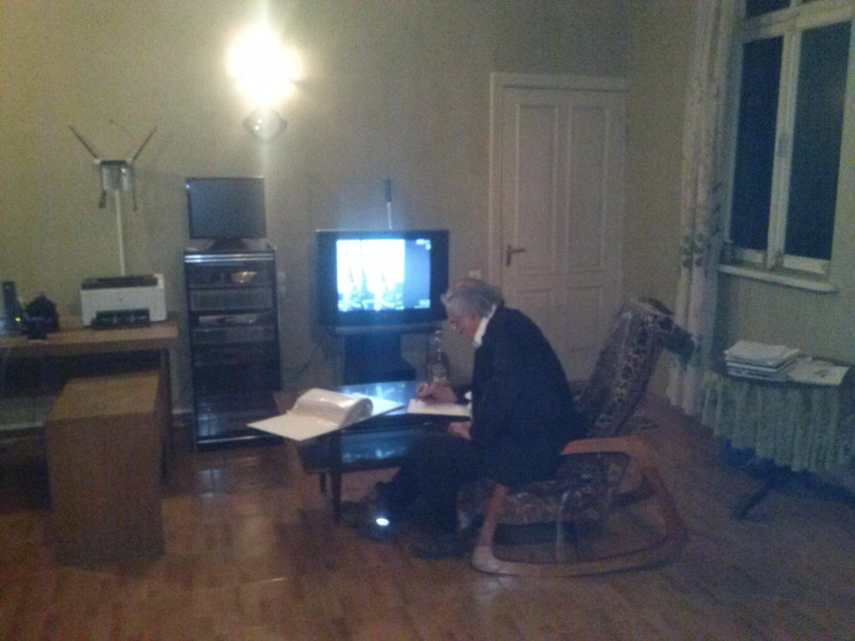 Она решает всё за Вас.