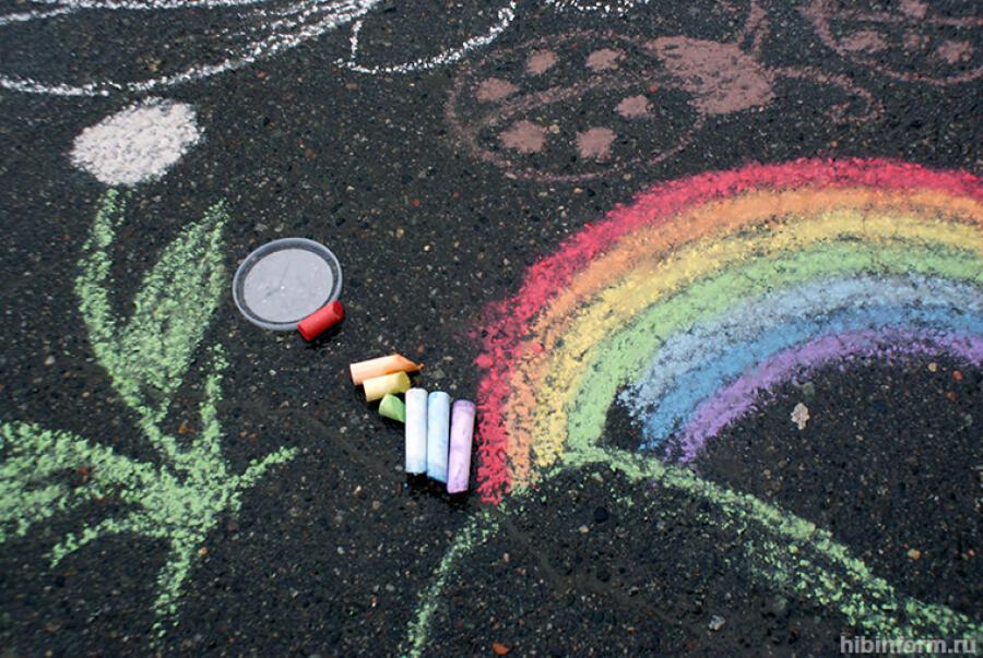 Цветными мелками