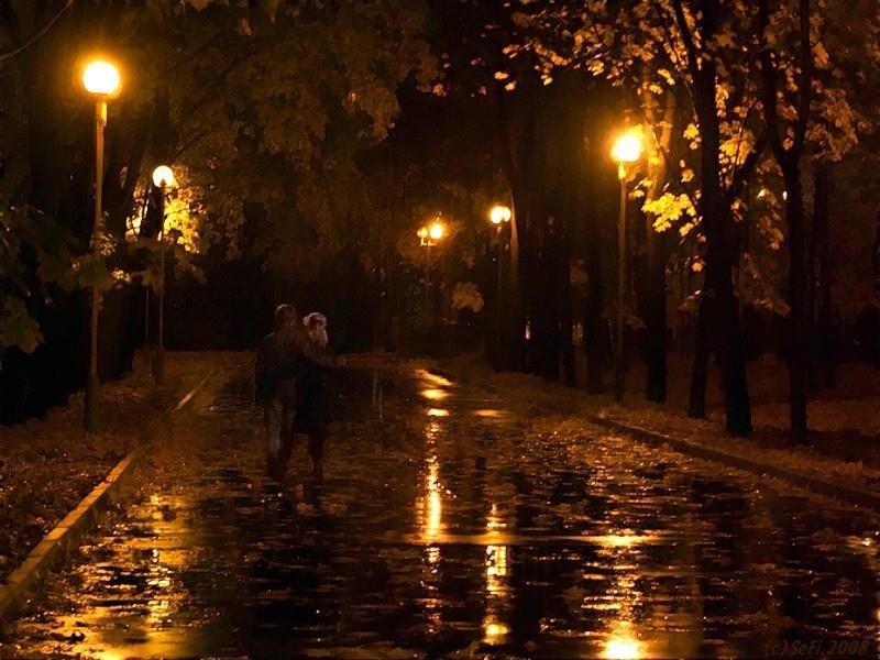 Гулять поздно вечером. "Дождливый вечер". Осенний вечер в городе. Осень дождь вечер. Дождливый осенний вечер.