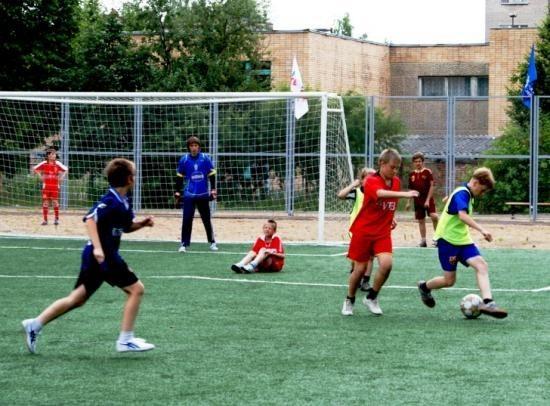 Вот снова мяч передо мной