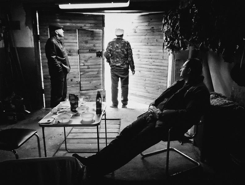 Курю в процессе ожиданья