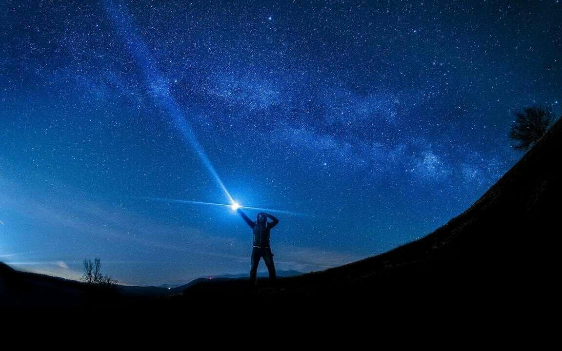 Звезды в небе.