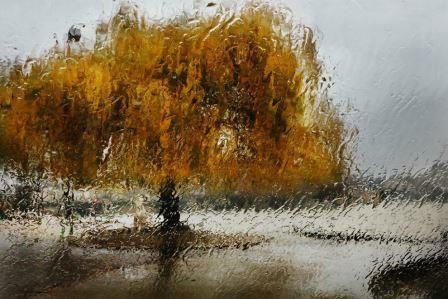 *     *     * ("Уж задыхается сентябрь...")