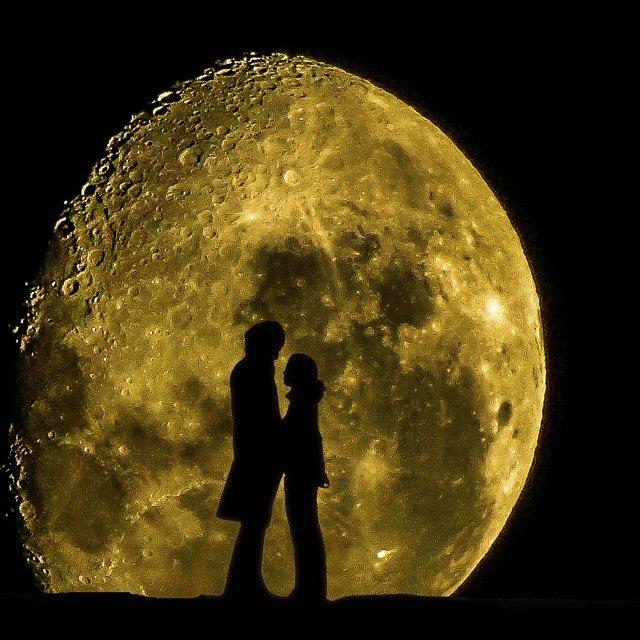 Он уезжал...