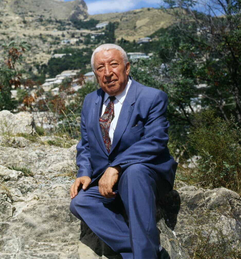 Мама Расул Гамзатов