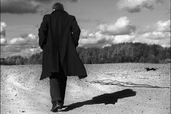 Умыться бы колодезной водой.