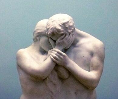 Любовь слепа.