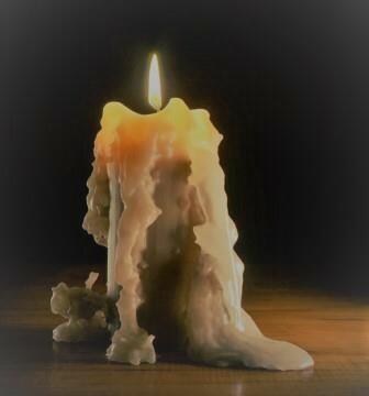 *     *     * ("Свеча одиноко печальна...")