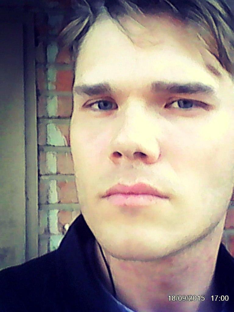 два айфона с автоматом