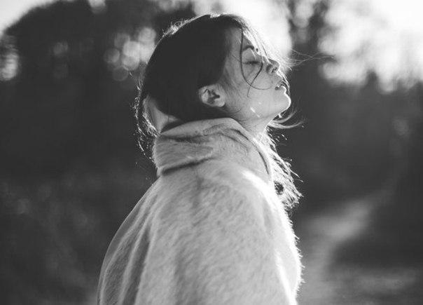 Сезонная изморось обнимает меня за плечи