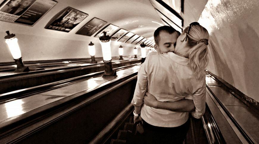 Целоваться в метро