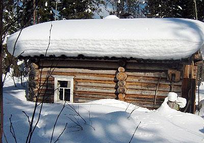 Уставший снег