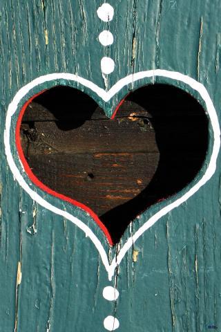 Про дыру на фоне сердца!