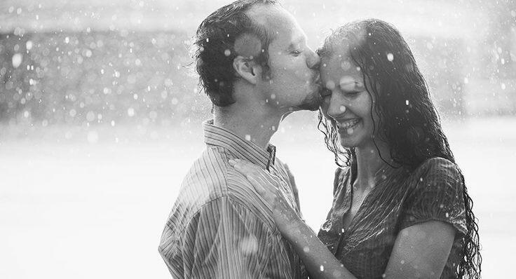 По дорожке пробежали