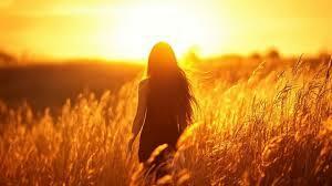 Она проходит мимо тех, кого любила