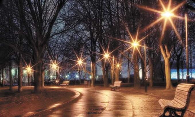 И снова ночь, безоблачное небо